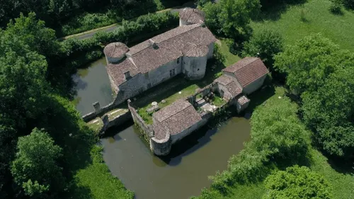 La Mission du Patrimoine à la rescousse de deux monuments en...