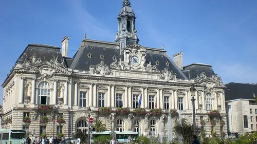 Tours : l’ancienne première adjointe condamnée à de la prison avec...