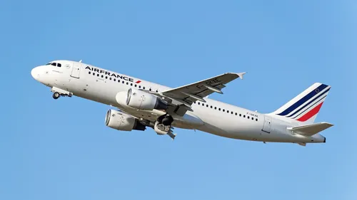 Un avion reliant Paris à Perpignan prend feu en plein vol (Vidéo)