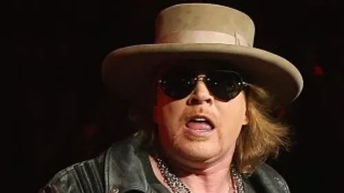 Guns N’ Roses : Axl Rose accusé d’agression sexuelle