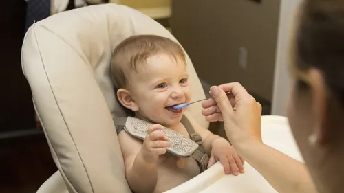 Nos bébés mangeraient des aliments trop sucrés 