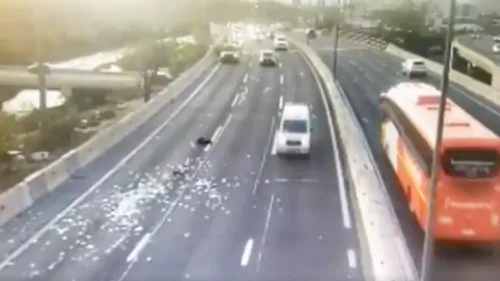 Chili : le butin d’un braquage éparpillé sur l’autoroute (VIDEO)