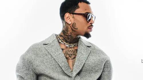 "11:11" : Chris Brown surprend ses fans en dévoilant son album plus...