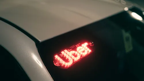 Uber lance son service « Uber by women » : des courses...