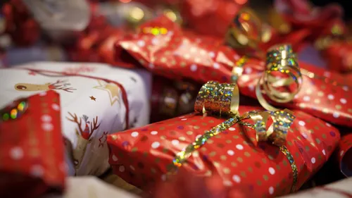 Minute conso : la prime de Noël versée un peu plus tôt cette année