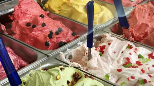 Un enfant commande pour 730 € de gâteaux et de glaces avec le...