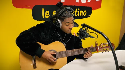 "Karma" : Lisandro Cuxi interprète son nouveau single dans la Casa...