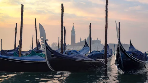 Deux Français volent une gondole à Venise