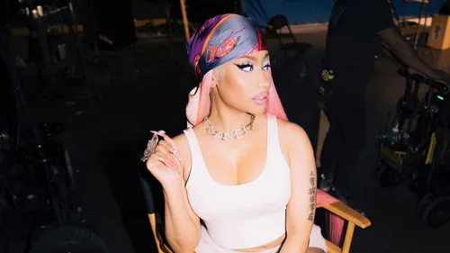 "Pink Friday 2" : Nicki Minaj dévoile la cover de son prochain...