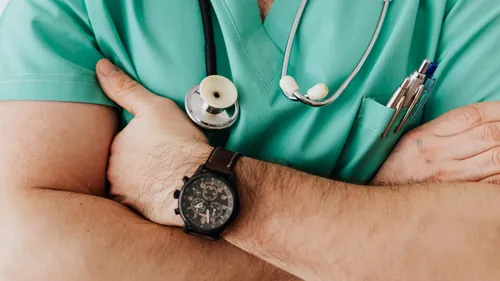 Minute conso : comment utiliser sa carte vitale dématérialisée ?