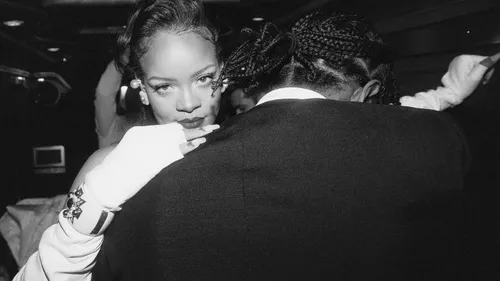Rihanna et A$AP Rocky dévoilent des clichés inédits du premier...