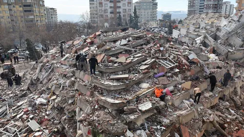 Des théories complotistes affirment que le séisme en Turquie et en...