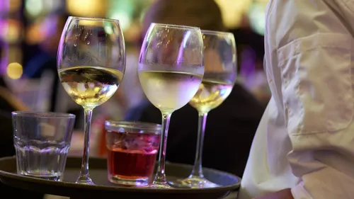 Orléans : une course de serveuses et garçons de café pour susciter...