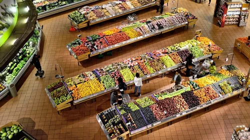 Caché dans un faux-plafond, il espère cambrioler un supermarché 
