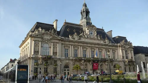 Tours : appel à idées pour donner des noms de femmes aux rues