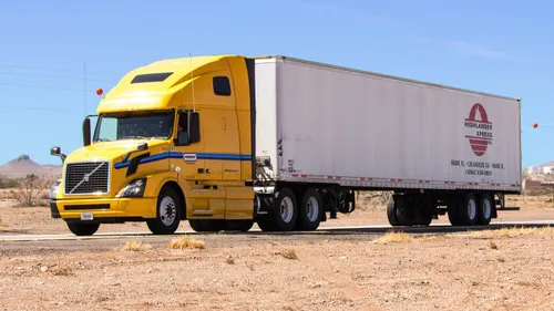 Course-poursuite : un camion volé sème le chaos sur les routes...