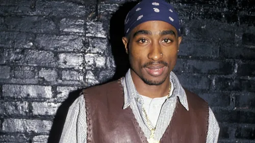 Diddy accusé d'avoir commandité le meurtre de Tupac : Mopreme...