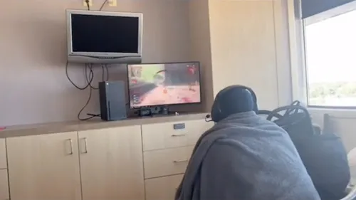 Il ramène sa Xbox à l'hôpital pour jouer pendant l'accouchement de...
