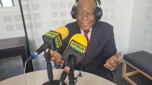 Gabon : « Qu'il soit candidat, c'est son problème à lui. Bongo est...