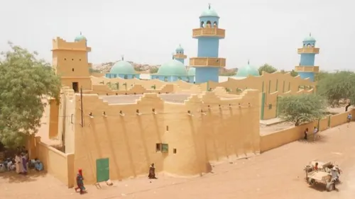 Effondrement de la mosquée de Zinder au Niger :  les habitants sous...