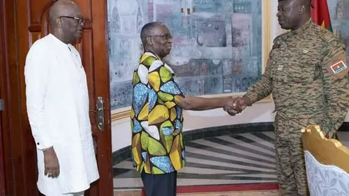 Burkina : Le parti de Kaboré salue la volonté du pouvoir à...