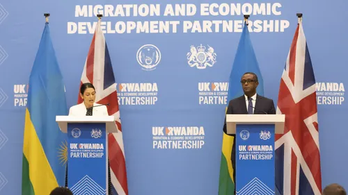 « Il s’agit de trouver une solution à ce problème de migration, une...