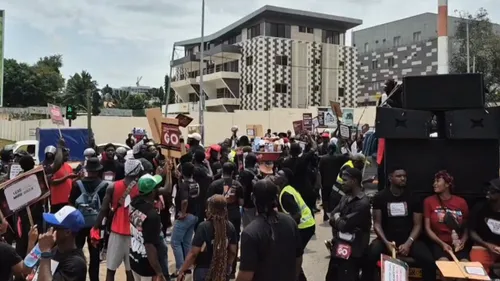 Au Ghana, les manifestations contre l'exploitation illégale de l'or...