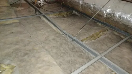 Villars : le plafond menace de s'effondrer, 64 écoliers ne...