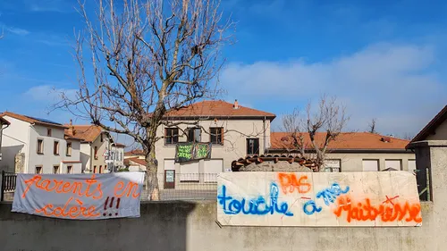 Loire : 55 classes fermeraient à la rentrée de septembre