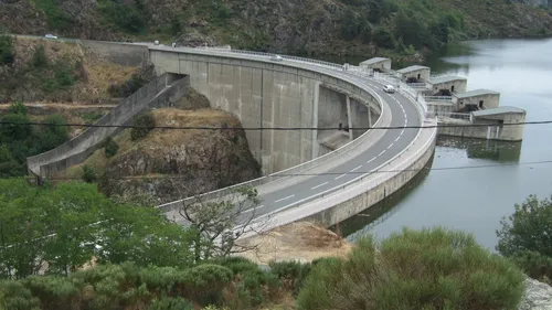 Certaines activités nautiques interdites en amont du barrage de...