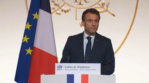 Emmanuel Macron : "les œufs et les casseroles, c'est pour faire la...