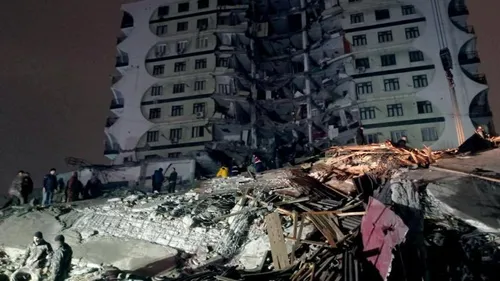 Plus de 4 400 morts dans un séisme en Turquie et Syrie