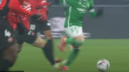 ASSE / Rennes : l'arbitre responsable de la VAR suspendu !