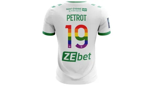 Trois maillots "arc-en-ciel" de l'ASSE vendus aux enchères