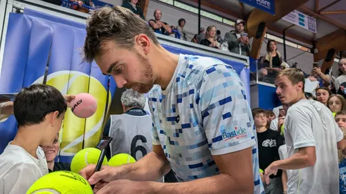 Tennis : l'Open de Roanne remporté par Benjamin Bonzi devant près...