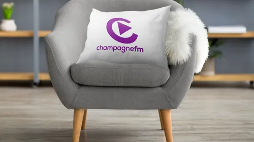 GAGNEZ VOTRE COUSSIN CHAMPAGNE FM