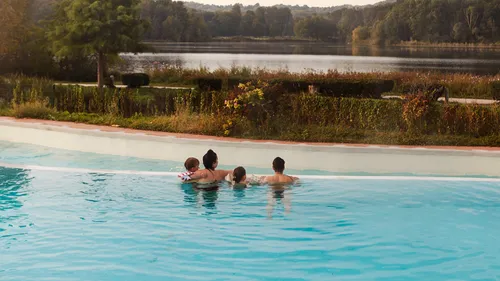 GAGNEZ VOS INVITATIONS EN FAMILLE AU CENTER PARCS LAC D'AILETTE !