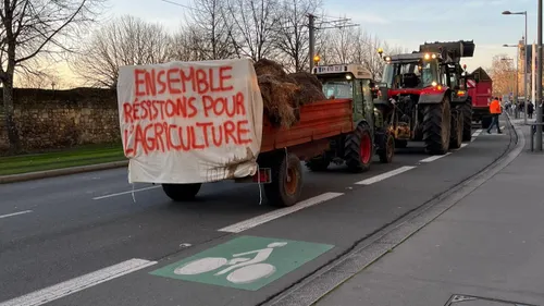 Agriculteurs et taxis : journée noire sur les routes en Gironde et...