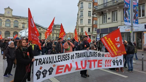 Retraites : les syndicats invités à Matignon avant une nouvelle...