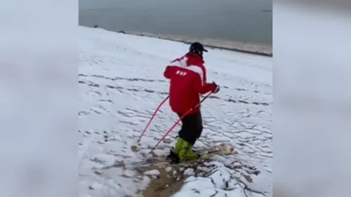 Vidéo | Insolite : il fait du ski sur... la Dune du Pilat 