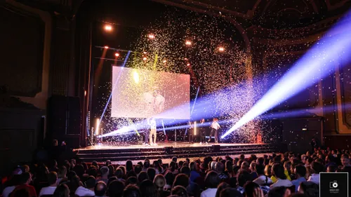 40 spectacles, 60 artistes... la crème de la crème de l'humour...