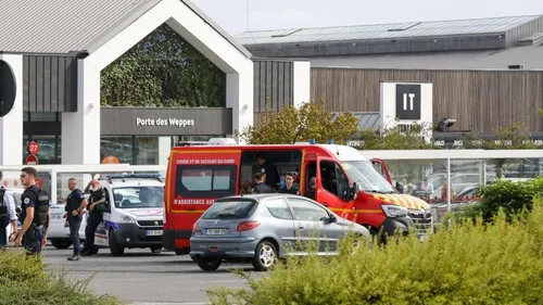 Une fusillade éclate sur le parking du centre commercial Aushopping...