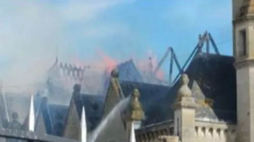 Un incendie à l'église de Neufchâtel-sur-Aisne.