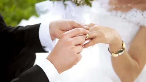 Participez à un faux mariage grandeur nature à Charleville-Mézières