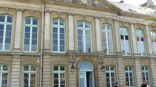Saint-Omer: Une femme acquittée pour avoir tué son compagnon violent