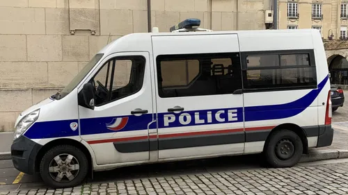 Il tire sur les policiers lors de son interpellation.