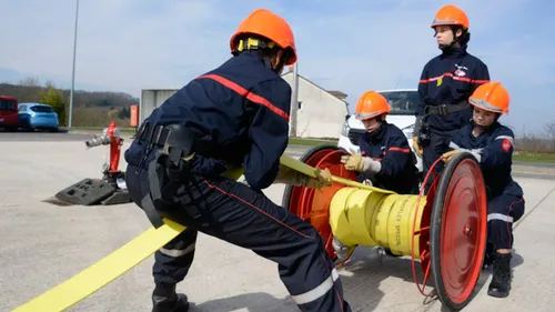 Le permis à moitié prix pour les jeunes sapeurs-pompiers.