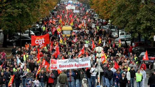 Réforme des retraites : la contestation se poursuit le week-end   