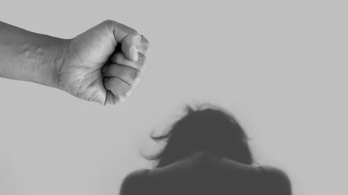 Lutte contre les violences faites aux femmes : des marches...