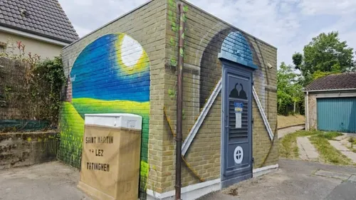Saint-Martin-lez-Tatinghem : une fresque sur un poste...